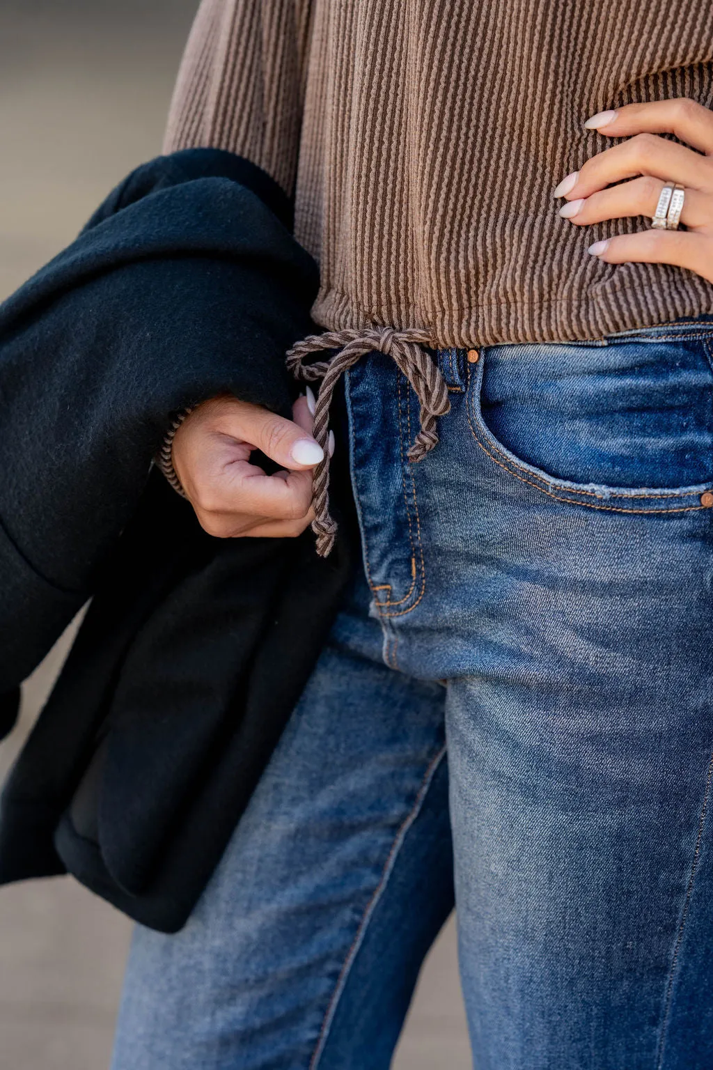 Heavily Ribbed Tie Bottom Button Tee