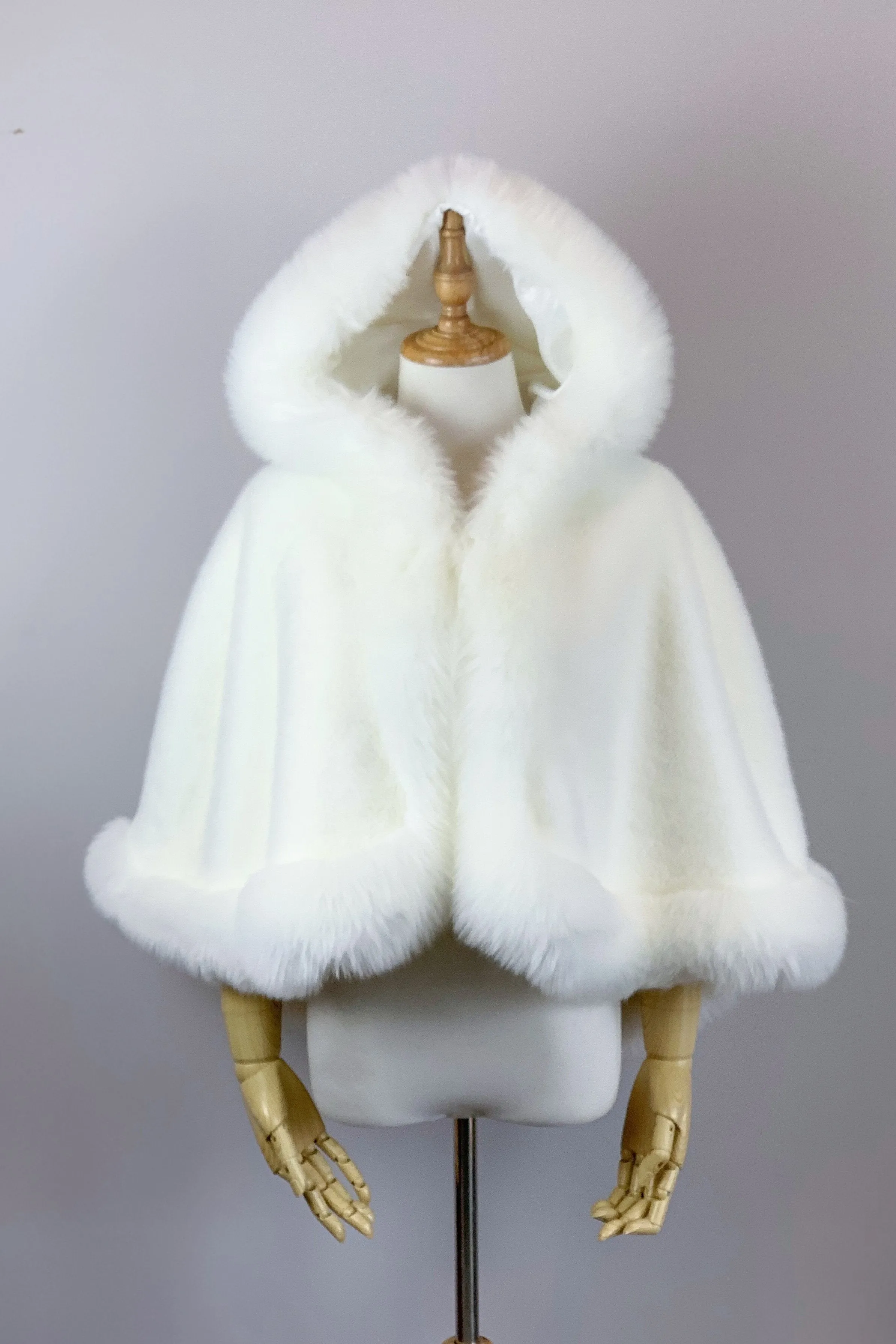 Ivory White Faux Fur Cape (Juliet Wht01)