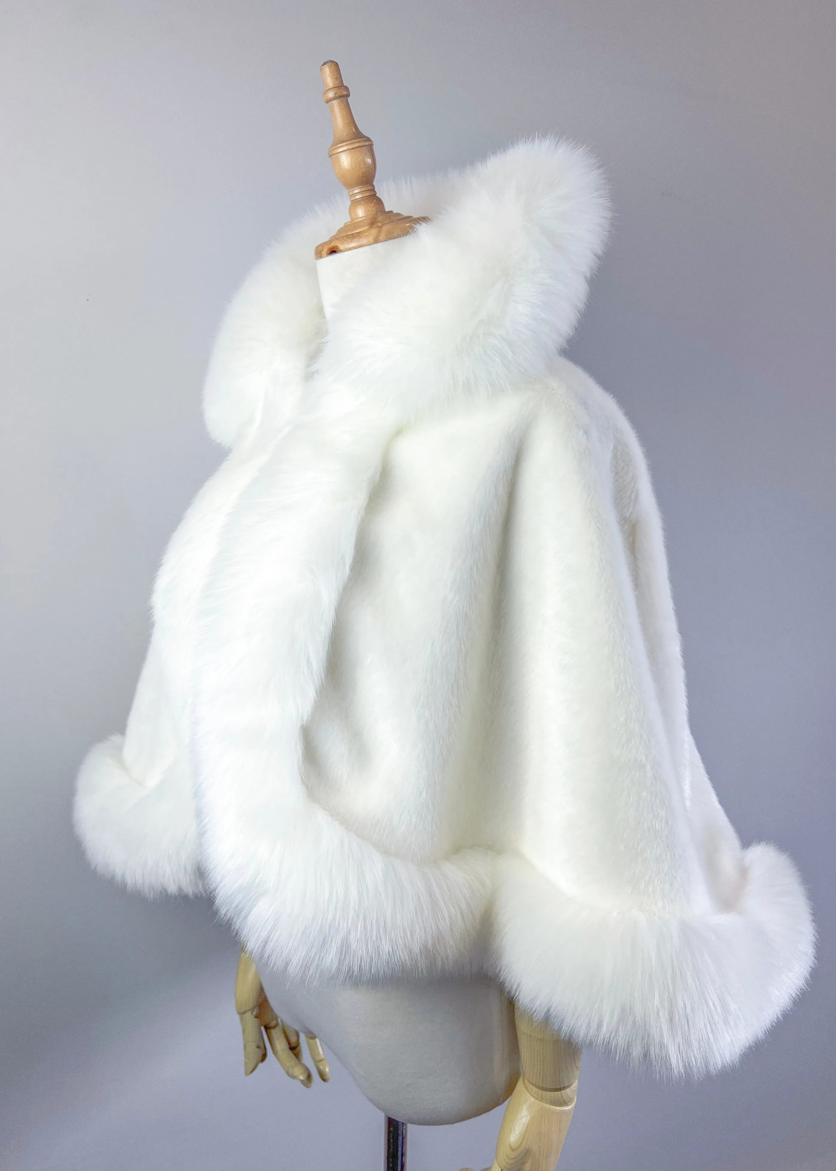 Ivory White Fur Cape (Jennifer Wht01)