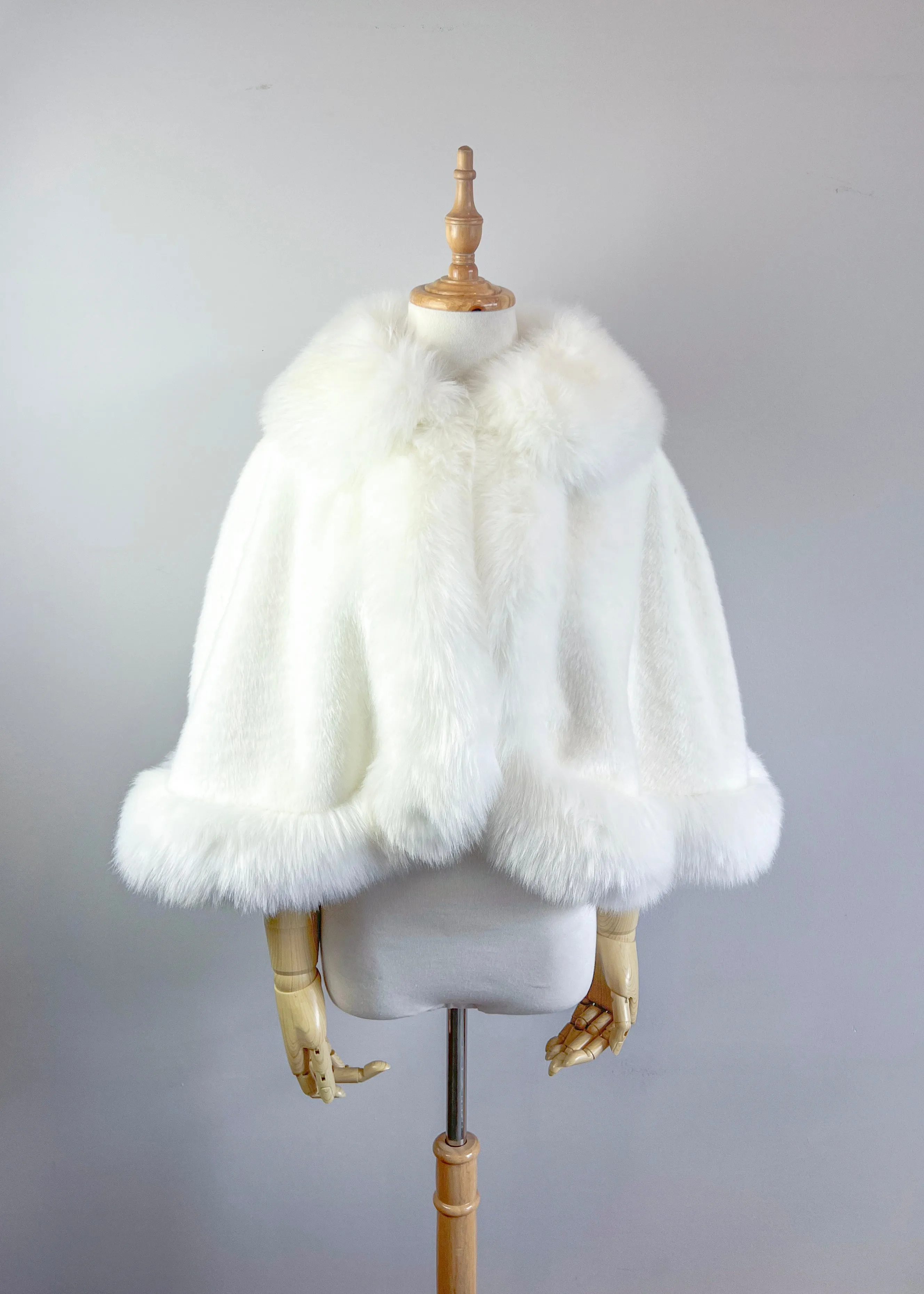 Ivory White Fur Cape (Jennifer Wht01)