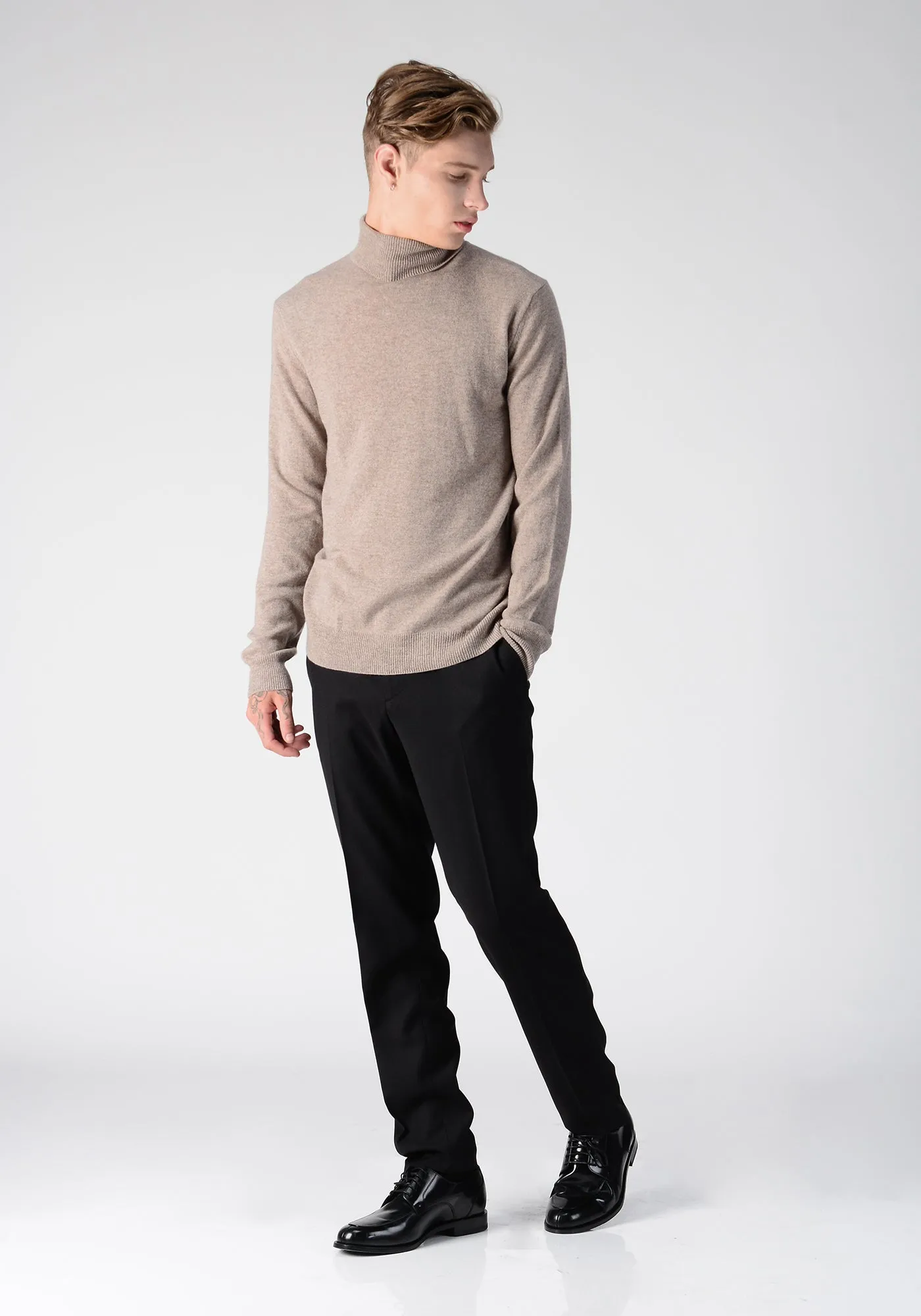 Men Turtleneck Sweater_Beige