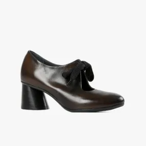 SIGNORA MODERNA Brown Lace-Up Pumps